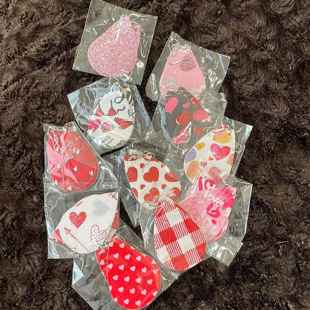 11 pairs of Valentines earrings